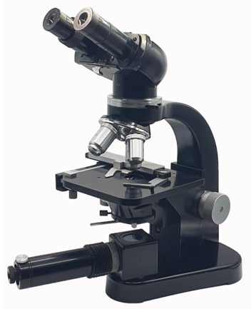 A black microscope with a black base
Description automatically generated