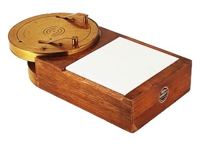 A close up of a box
Description automatically generated